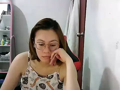 crizzybel online show from March 2, 2025, 7:10 am