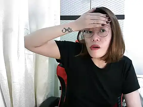 crizzybel online show from March 19, 2025, 3:51 pm