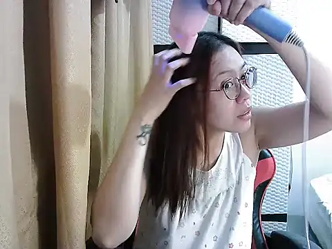 crizzybel online show from October 13, 2025, 7:03 pm