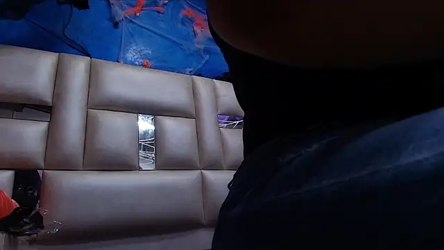 Snapshot of leon_gaby chatting on October 27, 2025, 7:18 pm leon gaby online show from October 27, 2025, 7:18 pm