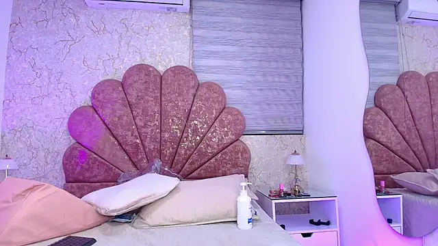 Snapshot of leon_gaby chatting on December 3, 2025, 8:18 pm leon gaby online show from December 3, 2025, 8:18 pm