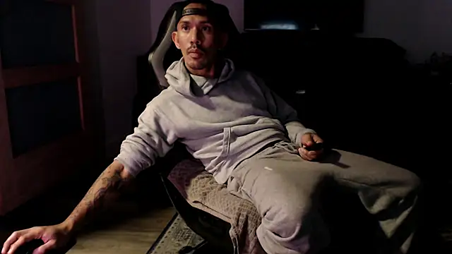 Snapshot of inc25cb@xh chatting on January 14, 2026, 11:05 am inc25cbxh online show from January 14, 2026, 11:05 am