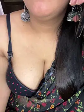 Zoya Varma004 online show from March 11, 2026, 6:19 am