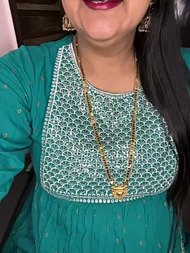 Zoya Varma004 online show from March 19, 2026, 7:34 am