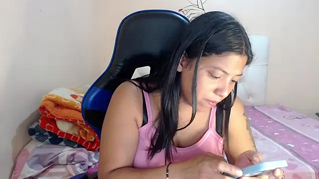 Leylafourniert online show from December 22, 2025, 7:00 pm