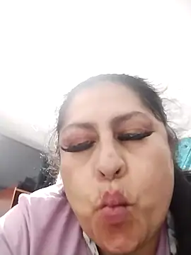 Keyla01  online show from October 26, 2025, 6:19 am