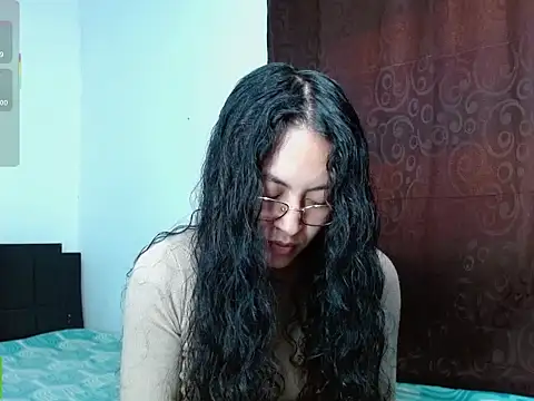 Olivia Bright online show from April 17, 2026, 10:02 pm