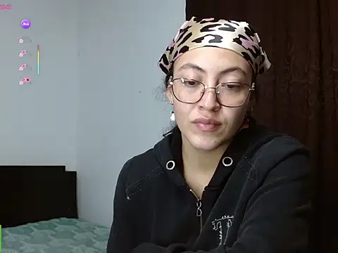 Olivia Bright online show from May 18, 2026, 1:13 am