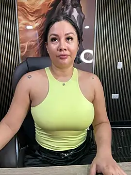 Snapshot of ValeryGrey chatting on April 22, 2026, 7:15 pm ValeryGrey online show from April 22, 2026, 7:15 pm