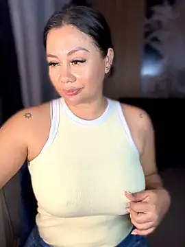 Snapshot of ValeryGrey chatting on May 6, 2026, 11:54 pm ValeryGrey online show from May 6, 2026, 11:54 pm