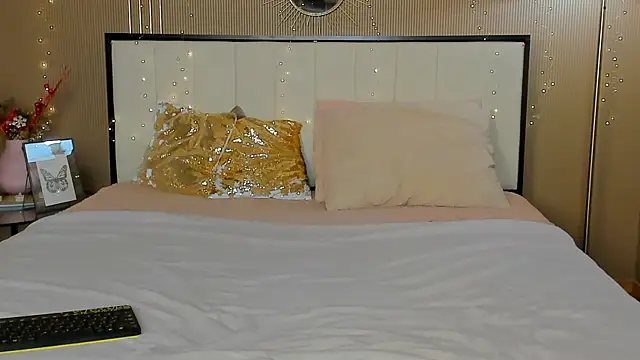 mailymilf online show from November 23, 2025, 12:05 pm