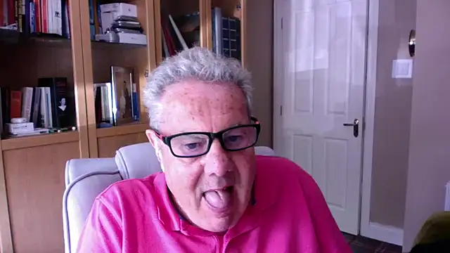 Snapshot of Oldpistolpete chatting on May 11, 2026, 12:55 pm Oldpistolpete online show from May 11, 2026, 12:55 pm