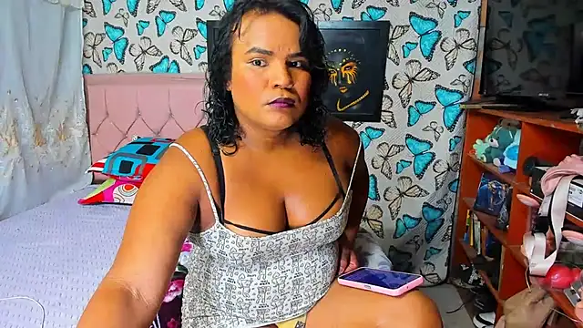 Snapshot of luciana_osorno chatting on February 9, 2026, 6:39 am luciana osorno online show from February 9, 2026, 6:39 am