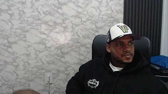 Snapshot of Sandro_xxx chatting on October 13, 2025, 12:27 pm Sandro xxx online show from October 13, 2025, 12:27 pm