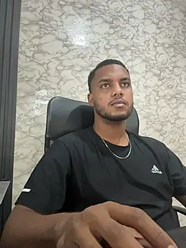 Snapshot of Sandro_xxx chatting on October 24, 2025, 12:23 pm Sandro xxx online show from October 24, 2025, 12:23 pm