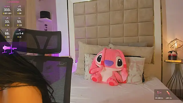 Victoria adaams online show from November 15, 2025, 10:45 am