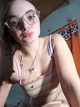 Snapshot of Emmacut chatting on May 13, 2026, 9:00 pm Emmacut online show from May 13, 2026, 9:00 pm