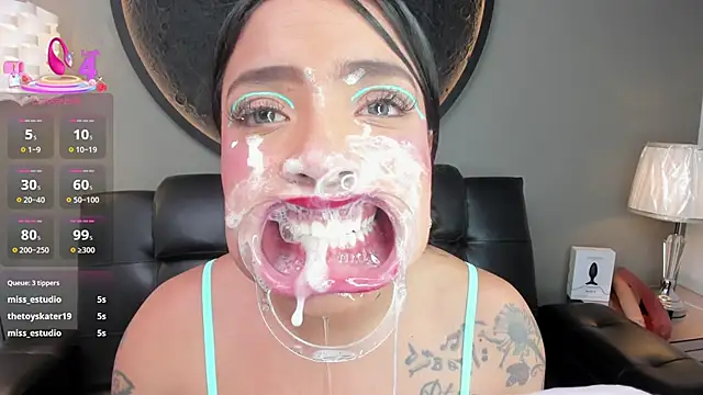 miss vaiolette online show from February 27, 2025, 2:10 pm