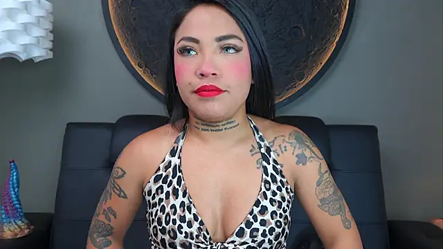 miss vaiolette online show from December 22, 2025, 11:07 am