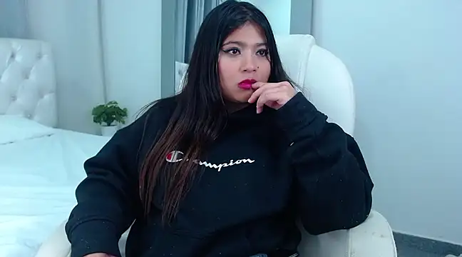 annylouis online show from February 19, 2025, 8:22 am