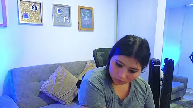 annylouis online show from November 29, 2025, 7:28 pm