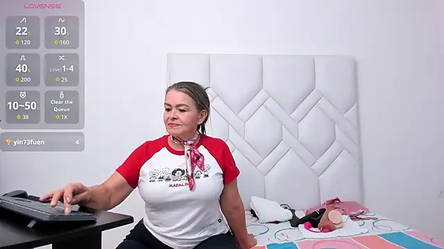 Mature Hard online show from December 2, 2025, 8:48 pm