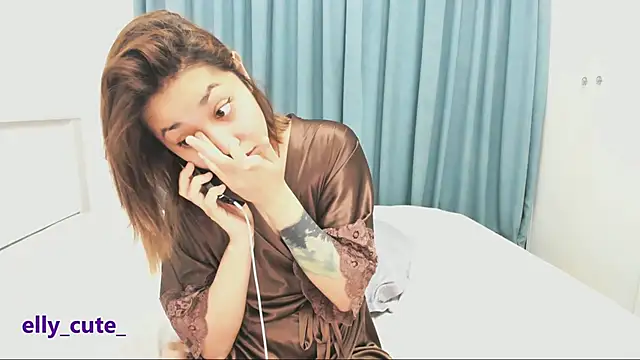 Elly Cute online show from November 4, 2025, 9:58 pm