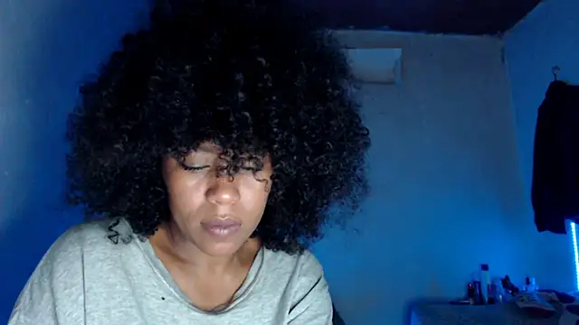 Snapshot of cherry_cleou chatting on January 9, 2025, 5:43 pm cherry cleou online show from January 9, 2025, 5:43 pm