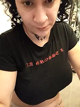 callmelouve online show from October 22, 2025, 12:38 pm