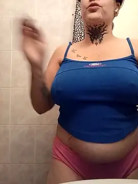 callmelouve online show from November 17, 2025, 8:36 pm