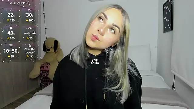 Snapshot of sophi_mooreno chatting on December 1, 2024, 11:25 pm sophi mooreno online show from December 1, 2024, 11:25 pm