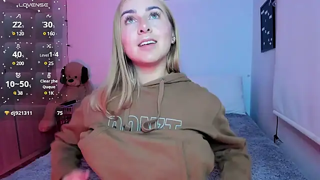 Snapshot of sophi_mooreno chatting on January 13, 2025, 1:56 am sophi mooreno online show from January 13, 2025, 1:56 am