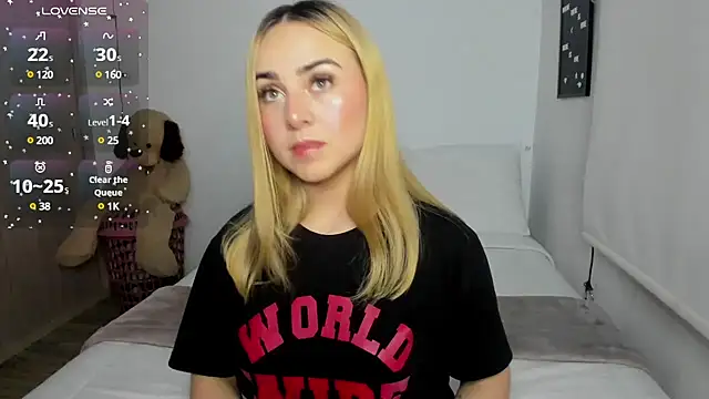 Snapshot of sophi_mooreno chatting on March 21, 2025, 1:56 am sophi mooreno online show from March 21, 2025, 1:56 am