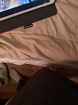 Dval1993 online show from November 12, 2025, 4:46 am