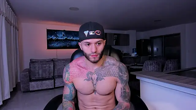 Snapshot of Frank_Farrell chatting on February 16, 2025, 1:14 am Frank Farrell online show from February 16, 2025, 1:14 am