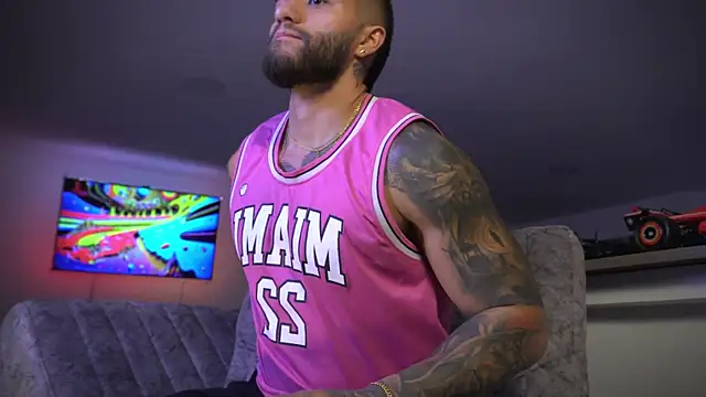 Snapshot of Frank_Farrell chatting on October 4, 2025, 3:48 am Frank Farrell online show from October 4, 2025, 3:48 am