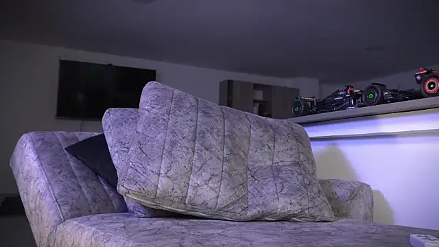 Snapshot of Frank_Farrell chatting on October 5, 2025, 12:53 am Frank Farrell online show from October 5, 2025, 12:53 am