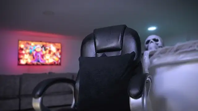 Snapshot of Frank_Farrell chatting on October 30, 2025, 11:16 pm Frank Farrell online show from October 30, 2025, 11:16 pm