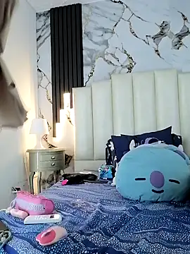 mollieblue69 online show from November 14, 2025, 1:32 pm