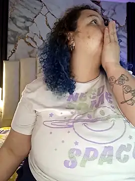 mollieblue69 online show from February 12, 2026, 1:17 pm