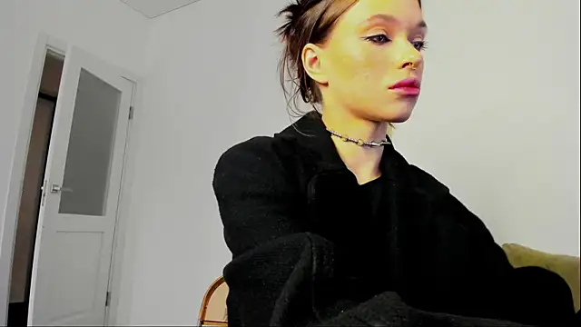 Kossie  online show from October 19, 2025, 6:19 pm