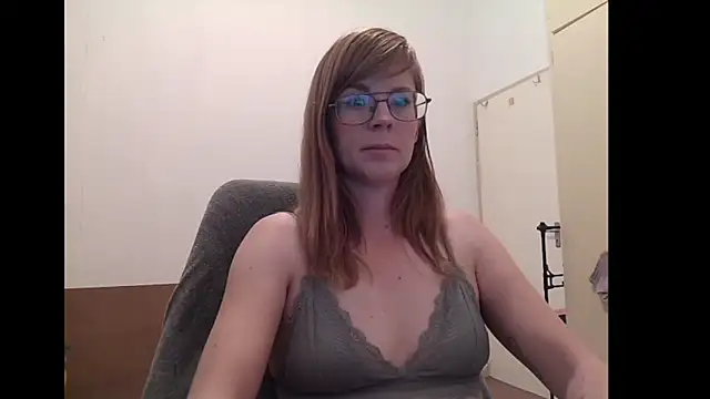 Snapshot of SavannaGirly chatting on June 4, 2026, 8:31 am SavannaGirly online show from June 4, 2026, 8:31 am