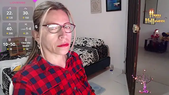 Chayla Ruiz online show from October 23, 2025, 12:48 pm