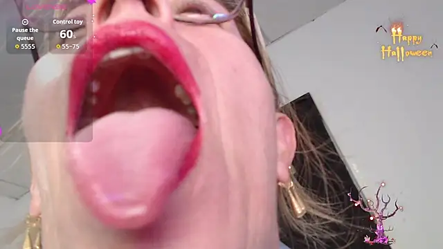 Chayla Ruiz online show from November 8, 2025, 9:57 pm