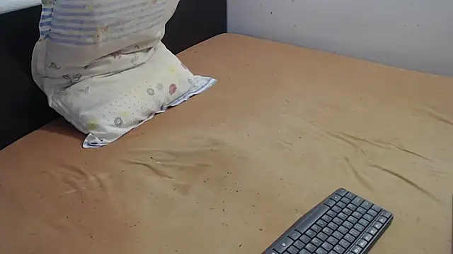 Snapshot of PreciousJohn87 chatting on November 26, 2025, 4:02 am PreciousJohn87 online show from November 26, 2025, 4:02 am