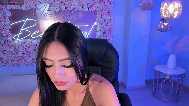 Snapshot of JadeEvansX chatting on December 24, 2024, 4:51 pm JadeEvansX online show from December 24, 2024, 4:51 pm