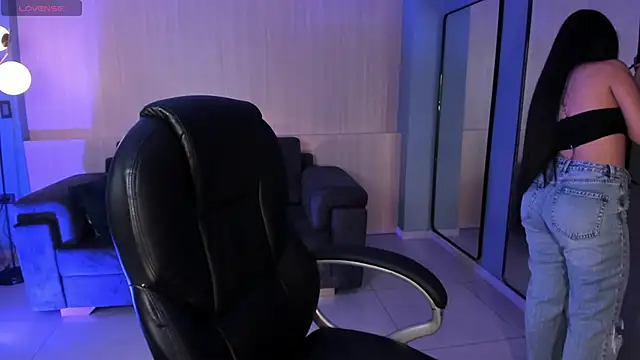 Snapshot of JadeEvansX chatting on January 18, 2025, 6:21 pm JadeEvansX online show from January 18, 2025, 6:21 pm