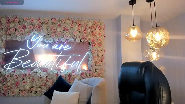 Snapshot of JadeEvansX chatting on November 16, 2025, 11:27 am JadeEvansX online show from November 16, 2025, 11:27 am