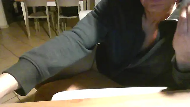 Snapshot of franz001970 chatting on January 21, 2025, 9:25 pm franz001970 online show from January 21, 2025, 9:25 pm