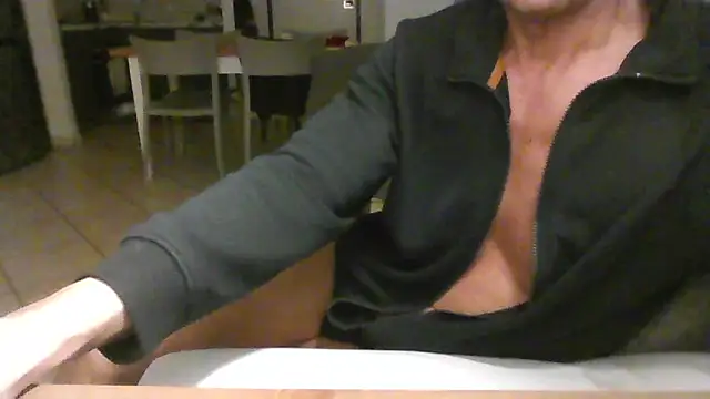 Snapshot of franz001970 chatting on March 2, 2025, 8:50 pm franz001970 online show from March 2, 2025, 8:50 pm